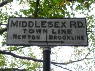 Middlesex Rd - Town Line Sign